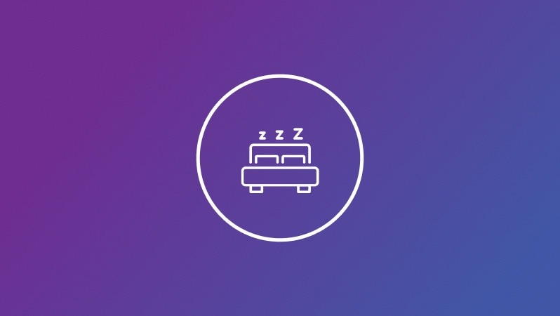Schlafapnoe Icon mit Bett auf violettem Hintergrund