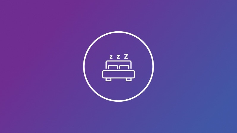 Schlafapnoe Icon mit Bett auf violetten Hintergrund